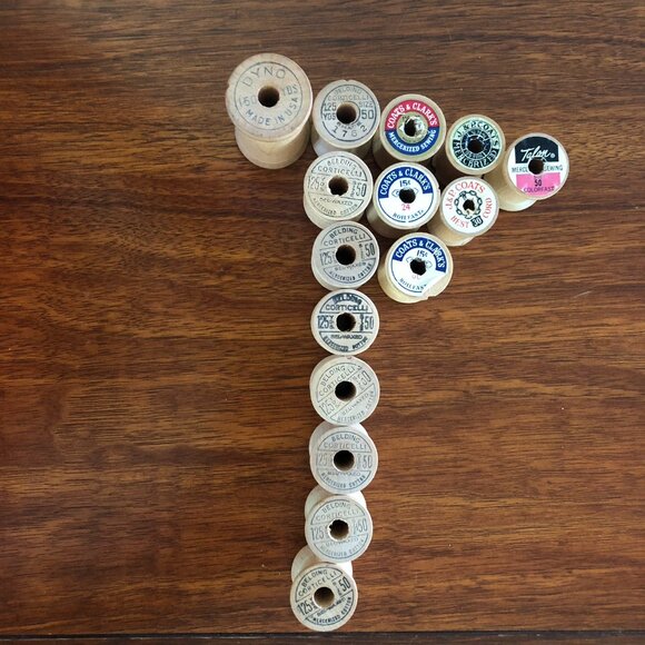 Lot of 15 vintage empty wooden spools includes: Dyno, Belding & Corticelli, Coat - Picture 3 of 3